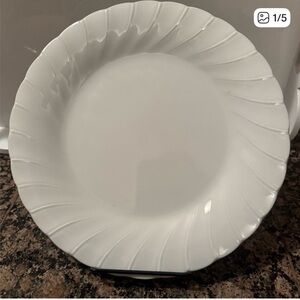 2 Sheffield Bone White Swirl
Porcelain China 10" Dinner Plates
USA